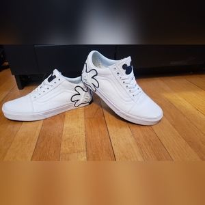 Womens Disney Mickey Mouse Vans size 9